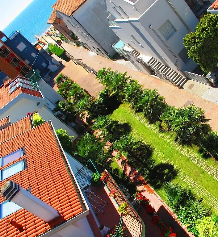 Hotel Smeraldo Lido di Jesolo 3*,